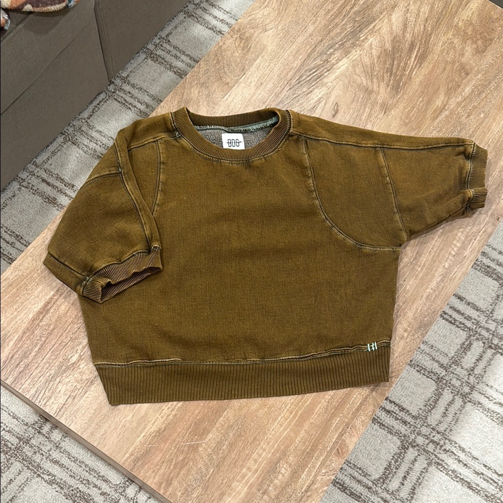 BDG olive green short sleeved sweater